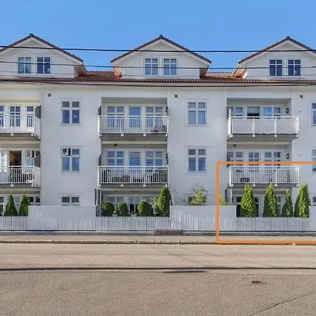 Modern Seaside At In Grimstad アパート Fevik