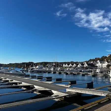 Modern Seaside At In Grimstad アパート