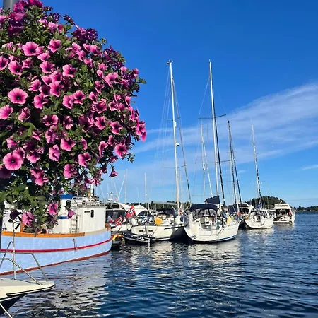 Modern Seaside At In Grimstad アパート Fevik
